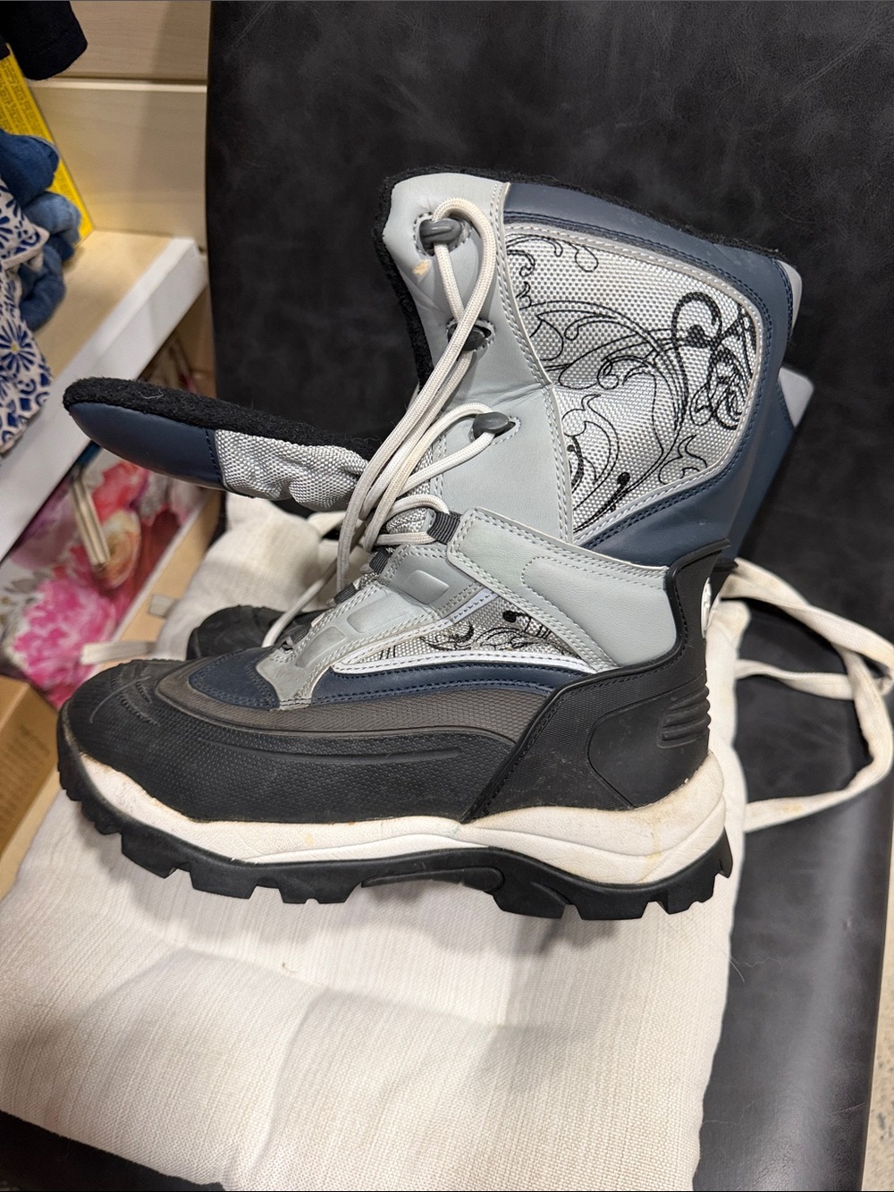 Insulated Women's Winter Boot in Gray and Black
